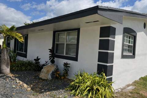 2441 Pine Tree Drive, Miramar FL - photo 6 of 7