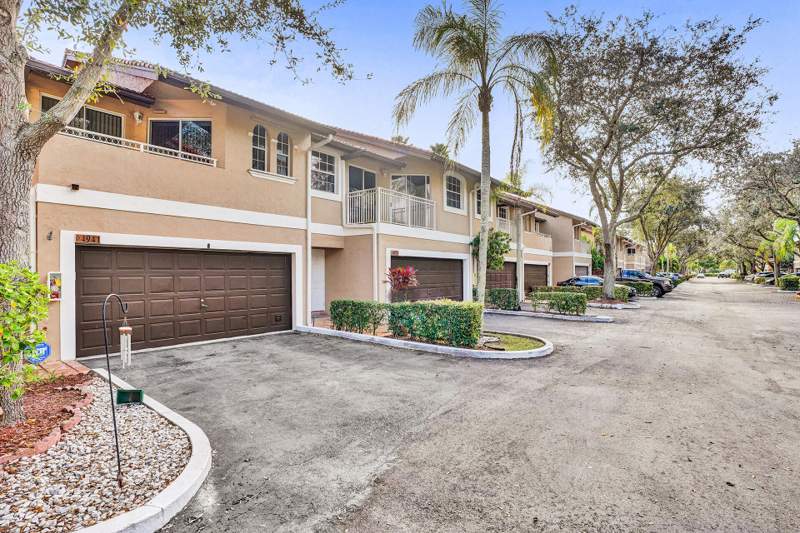 4 bedroom Townhouse at 4941 Riverside Drive, Coral Sun Townhomes Condo, Coral Springs — photo 3