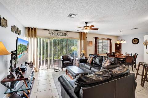 4941 Riverside Drive, Coral Springs FL - photo 8 of 25