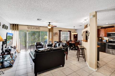 4941 Riverside Drive, Coral Springs FL - photo 9 of 25