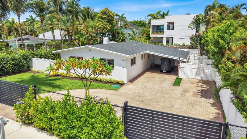 3 bedroom Single Family Residence at 1321 Cordova Road, Lauderdale Harbors, Fort Lauderdale — photo 2