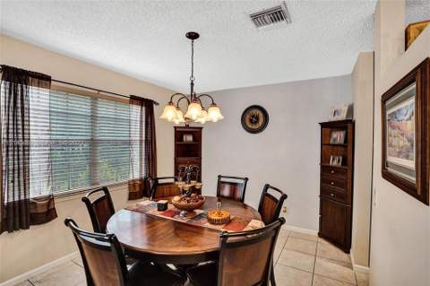 4941 Riverside Drive, Coral Springs FL - photo 6 of 25