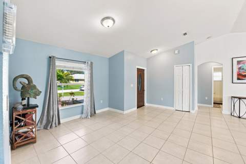 2674 SW Abelard Street, Port St. Lucie FL - photo 10 of 39