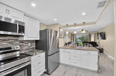 2101 W Woolbright Road #J107, Boynton Beach FL - photo 9 of 47