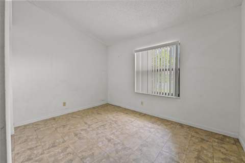 57 Via De Casas Norte, Boynton Beach FL - photo 12 of 29