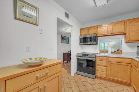 210 Lake Evelyn Drive, West Palm Beach FL - photo 13 of 57