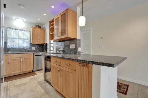 2400 NE 36th Street #10, Lighthouse Point FL - photo 8 of 34