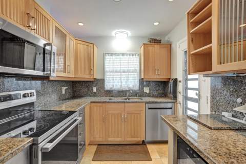 2400 NE 36th Street #10, Lighthouse Point FL - photo 9 of 34