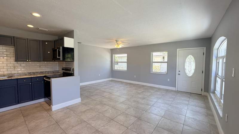 3 bedroom Single Family Residence at 607 N 19th Street, Washington Heights Subdivision, Fort Pierce — photo 2