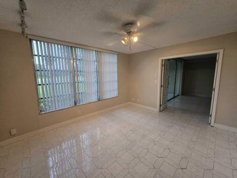 3800 Oaks Clubhouse Drive #112, Pompano Beach FL - photo 15 of 50