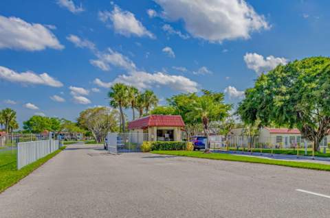 210 Lake Evelyn Drive, West Palm Beach FL - photo 24 of 57