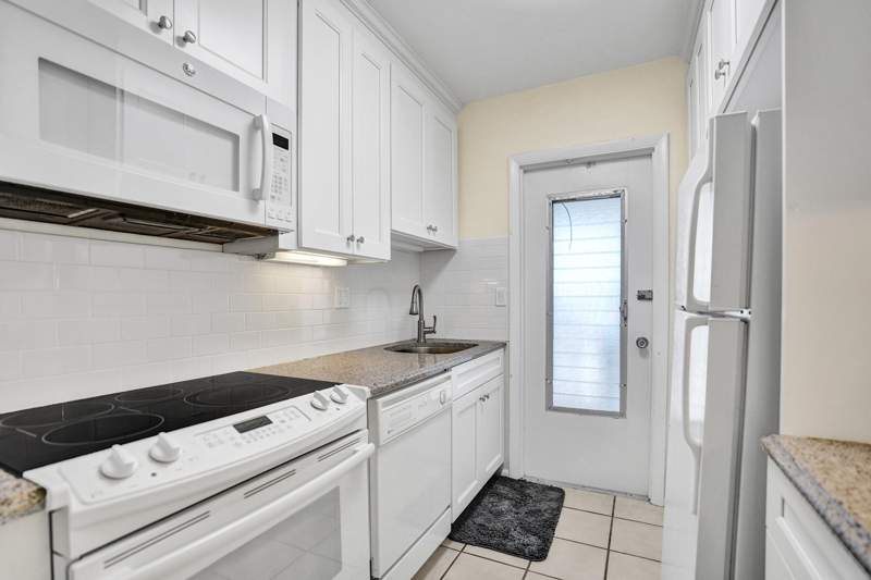 2 bedroom Condominium at 4501 S Ocean Boulevard #B3, South Palm Beach Villas Condo, South Palm Beach — photo 3