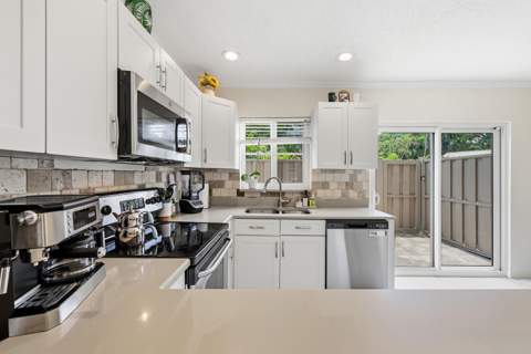 47 NE 20th Court #1H, Wilton Manors FL - photo 12 of 31