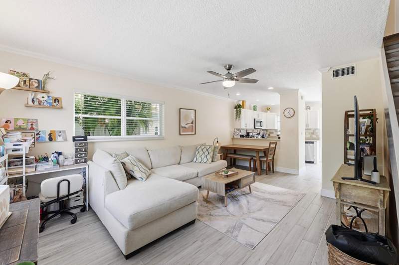 2 bedroom Townhouse at 47 NE 20th Court #1H, Manor Grove Village Three Condo, Wilton Manors — photo 3