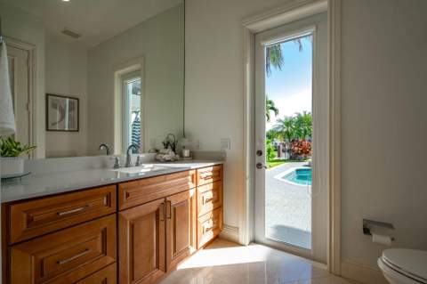 2530 NE 31st Court, Lighthouse Point FL - photo 22 of 57