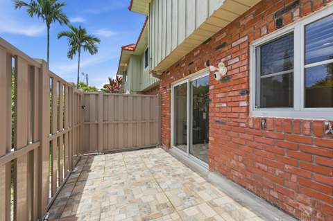 47 NE 20th Court #1H, Wilton Manors FL - photo 14 of 31