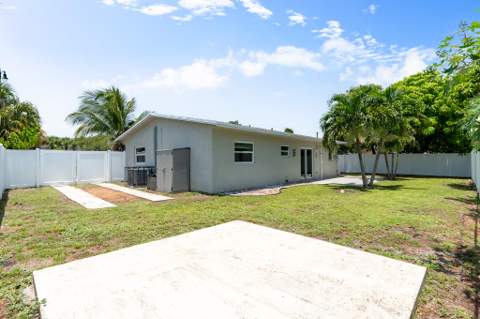 3440 NE 10th Terrace, Pompano Beach FL - photo 12 of 46