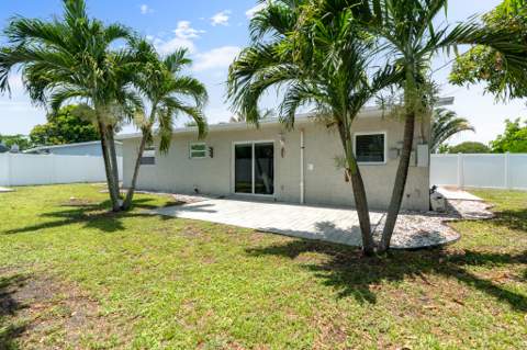 3440 NE 10th Terrace, Pompano Beach FL - photo 11 of 46
