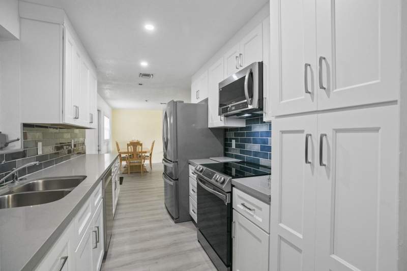 3 bedroom Single Family Residence at 2270 SW 30th Terrace, Stratoliner Estates, Fort Lauderdale — photo 4