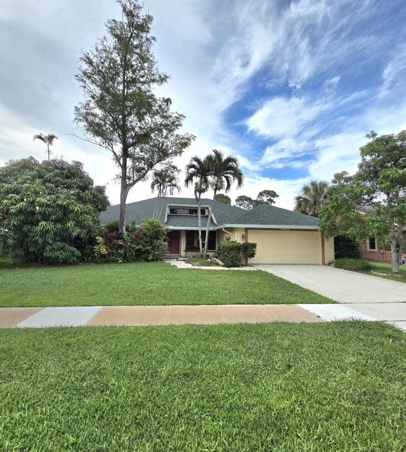 4 bedroom Single Family Residence at 13616 Northumberland Circle, Greenview Shores 1 Of Wellington, Wellington — photo 3