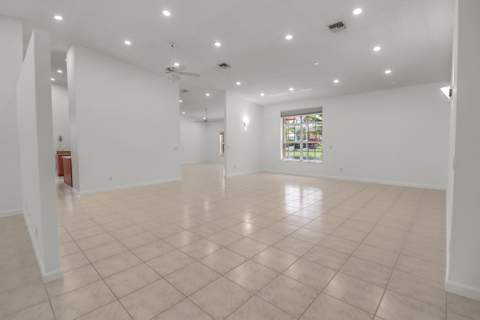 551 NW 108th Avenue, Plantation FL - photo 10 of 44