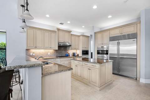 16884 Strasbourg Lane, Delray Beach FL - photo 8 of 44