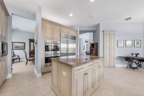 16884 Strasbourg Lane, Delray Beach FL - photo 9 of 44