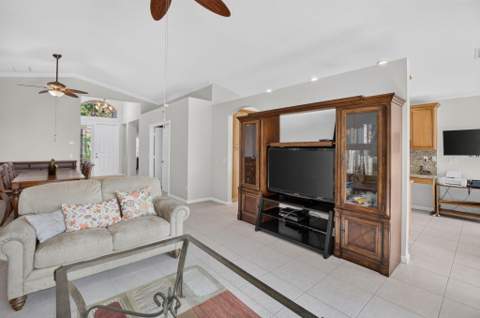 6815 Imperial Beach Circle, Delray Beach FL - photo 8 of 62