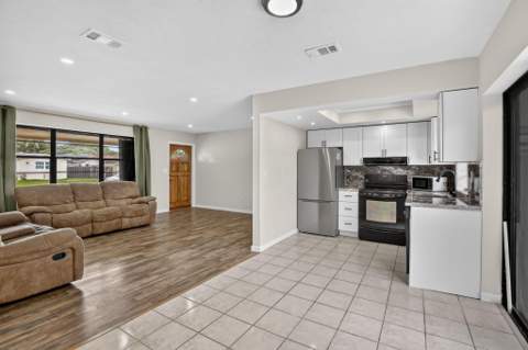 8968 SW 52nd Place, Cooper City FL - photo 9 of 26