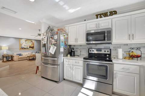 20936 Concord Green Drive, Boca Raton FL - photo 11 of 34
