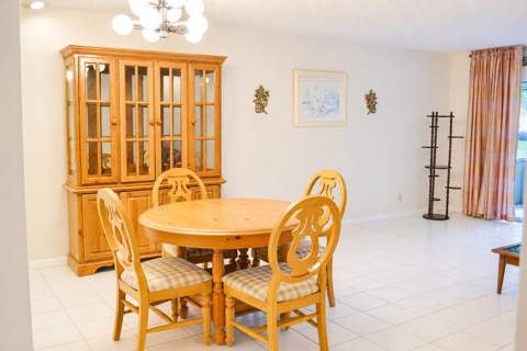 570 Laconia Circle, Lake Worth FL - photo 10 of 21