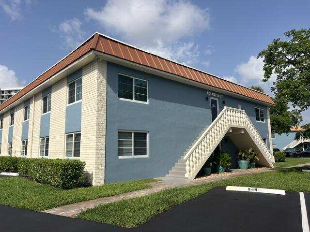 2 bedroom Condominium at 124 NE 19th Court #B102, Manor Grove Village One Inc, Wilton Manors — photo 1