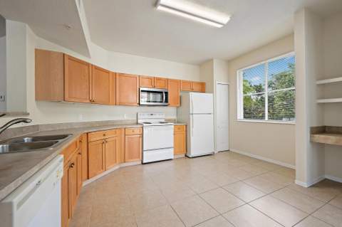 11018 Legacy Drive #201, Palm Beach Gardens FL - photo 6 of 22