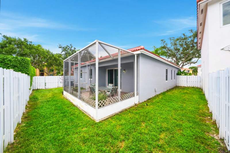 3 bedroom Single Family Residence at 16208 Opal Creek Drive, Emerald Courts - Opal Creek, Weston — photo 5