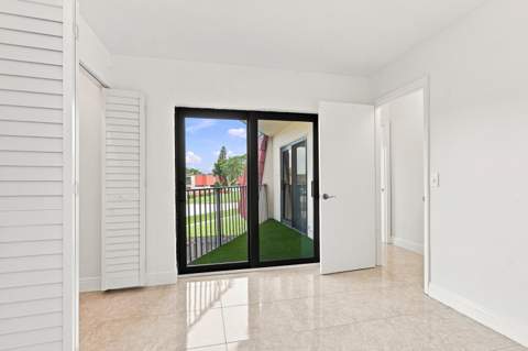 3801 Victoria Drive, West Palm Beach FL - photo 21 of 33