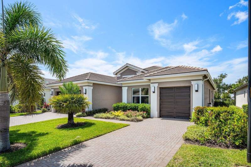 3 bedroom Single Family Residence at 12818 SW Sea Goddess Lane, Riverland Parcel C - Plat Six, Port St. Lucie — photo 4
