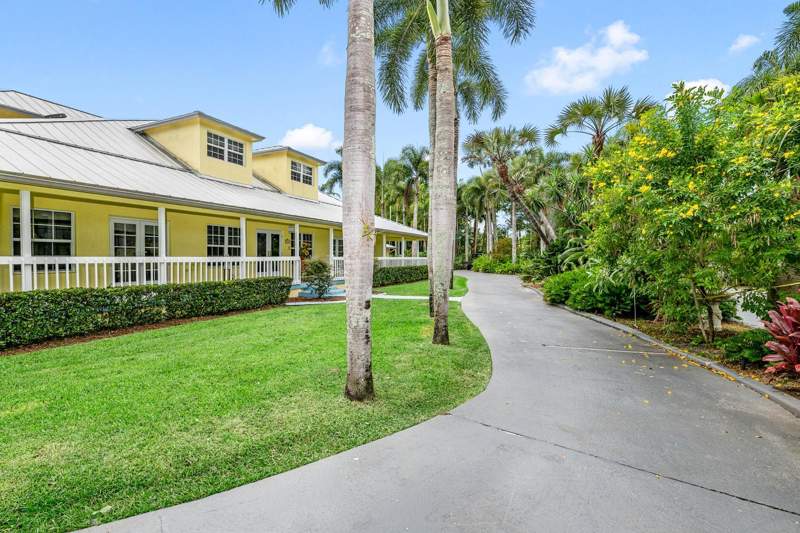 5 bedroom Single Family Residence at 14423 Draft Horse Lane, Paddock Park 2 Of Wellington, Wellington — photo 4