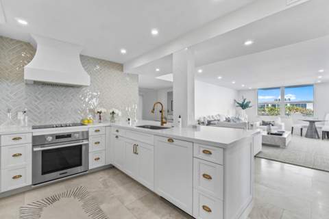 2295 S Ocean Boulevard #425, Palm Beach FL - photo 10 of 40