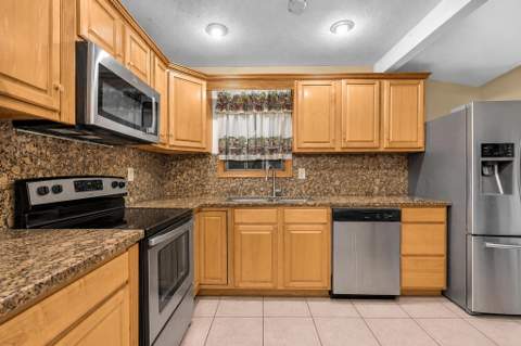 2131 Acapulco Drive, Miramar FL - photo 12 of 33