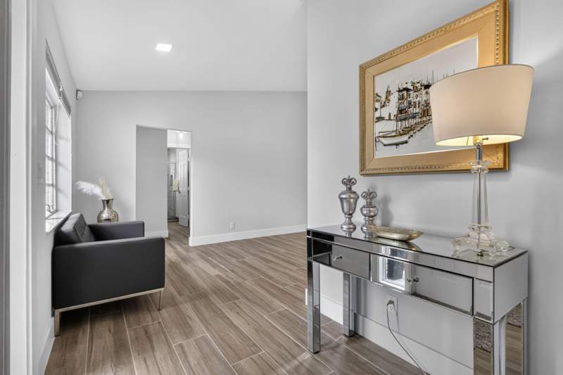 3 bedroom Single Family Residence at 10723 Greentrail Drive, Pine Tree Village, Boynton Beach — photo 5