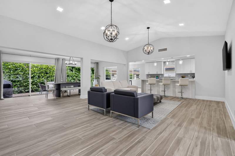 3 bedroom Single Family Residence at 10723 Greentrail Drive, Pine Tree Village, Boynton Beach — photo 4