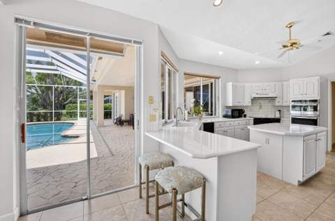 10192 Shireoaks Lane, Boca Raton FL - photo 21 of 111