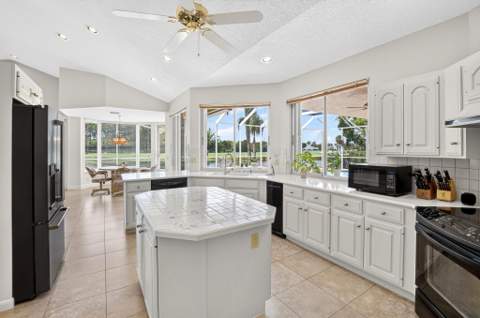 10192 Shireoaks Lane, Boca Raton FL - photo 24 of 111