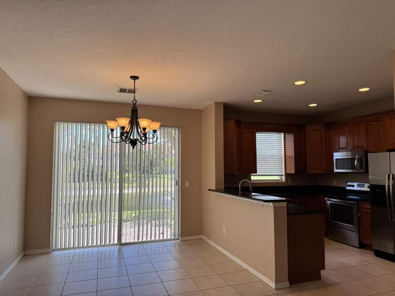 3 bedroom Townhouse at 911 Seminole Palms Drive, Seminole Palms, Greenacres — photo 3