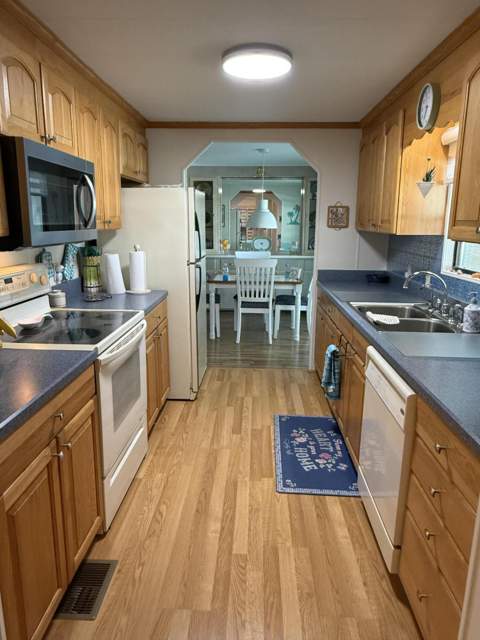 2 Jose Martin, Fort Pierce FL - photo 11 of 42