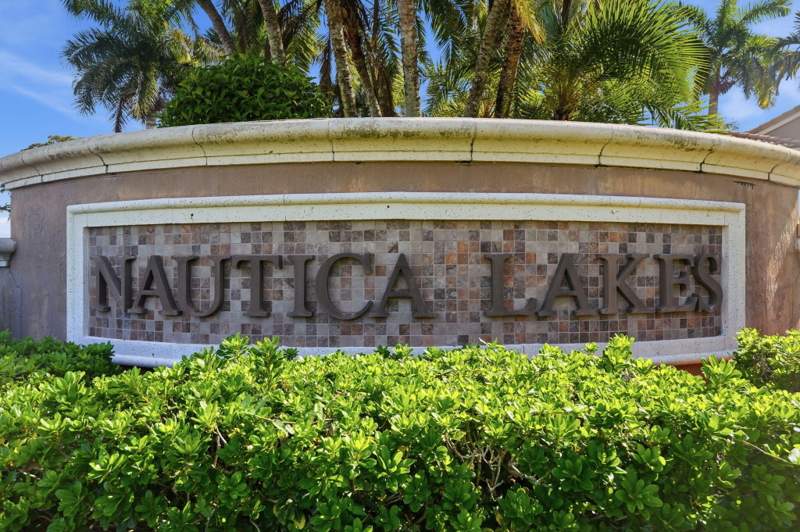 5 bedroom Single Family Residence at 11431 Sage Meadow Terrace, Nautica Lakes Pud 1, Royal Palm Beach — photo 2