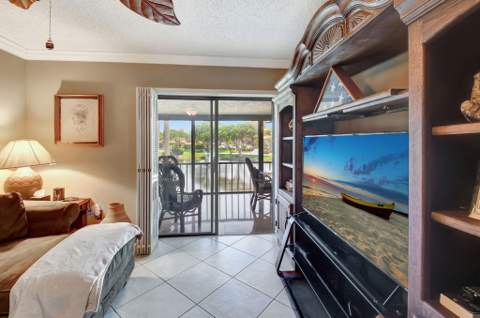 21214 Lago Circle #8b, Boca Raton FL - photo 16 of 49