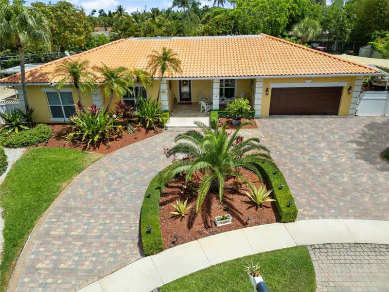 4 bedroom Single Family Residence at 16686 Golfview Drive, Bonaventure Lakes 3rd Addition, Weston — photo 1