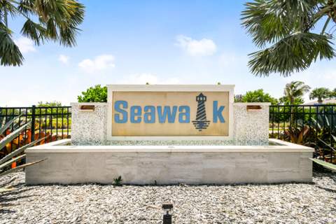 1693 NE White Pine Terrace, Jensen Beach FL - photo 7 of 50