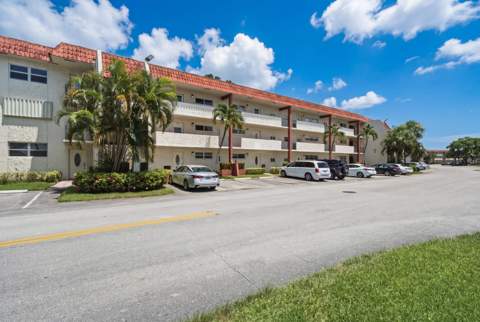 9200 N Hollybrook Lake Drive #310, Pembroke Pines FL - photo 23 of 54